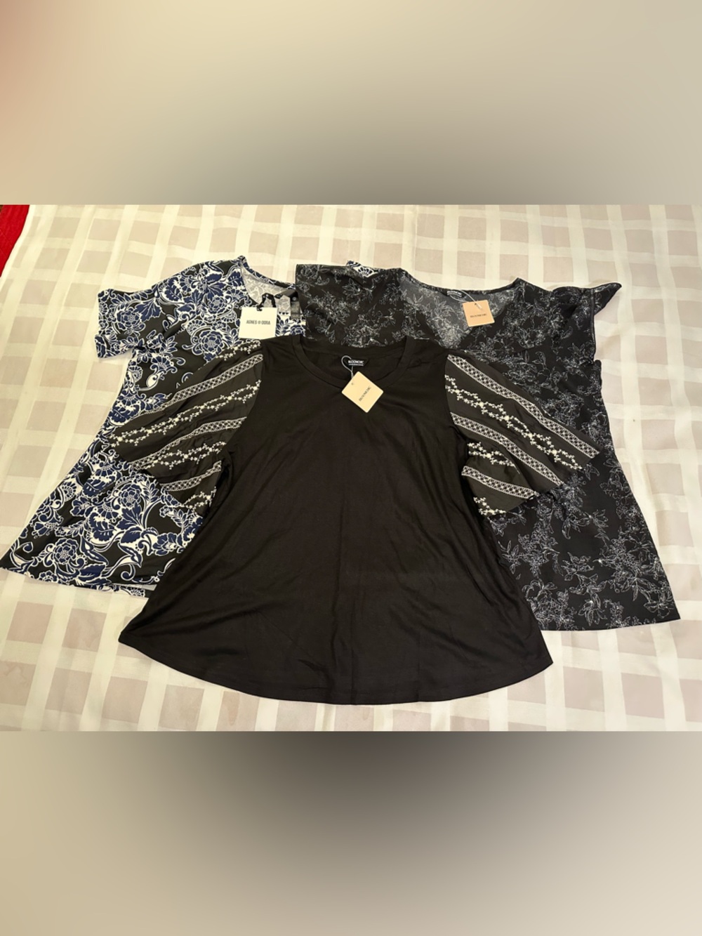 🖤🤍💙Bundle of 3 NWT Short-Sleeve Tops—BloomChic and Agnes & Dora, Sz. 18/20